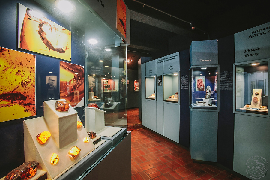 Explore the vibrant history and culture of #LaRomana! Uncover the tales woven into its local historical sites and captivating museums.  Every corner holds a story waiting to be discovered, so immerse yourself in this enchanting destination!  🌍