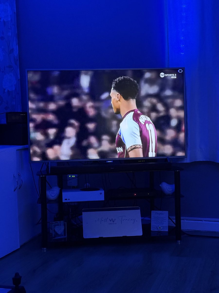 Cmon the boys 💜💙 #utv #avfc