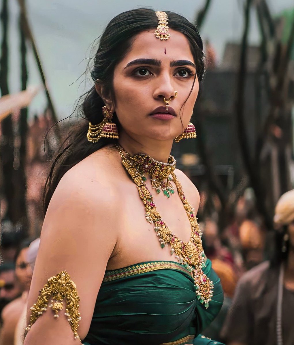 iamthethor21's tweet image. Cutie 🥰🥰 overloaded with beauty according to acting she lived in it #KantaraChapter1 #kantara
#KantaraALegendChapter1 #KantaraChapter1Review  🔥📈🥰🙌❤️‍🔥