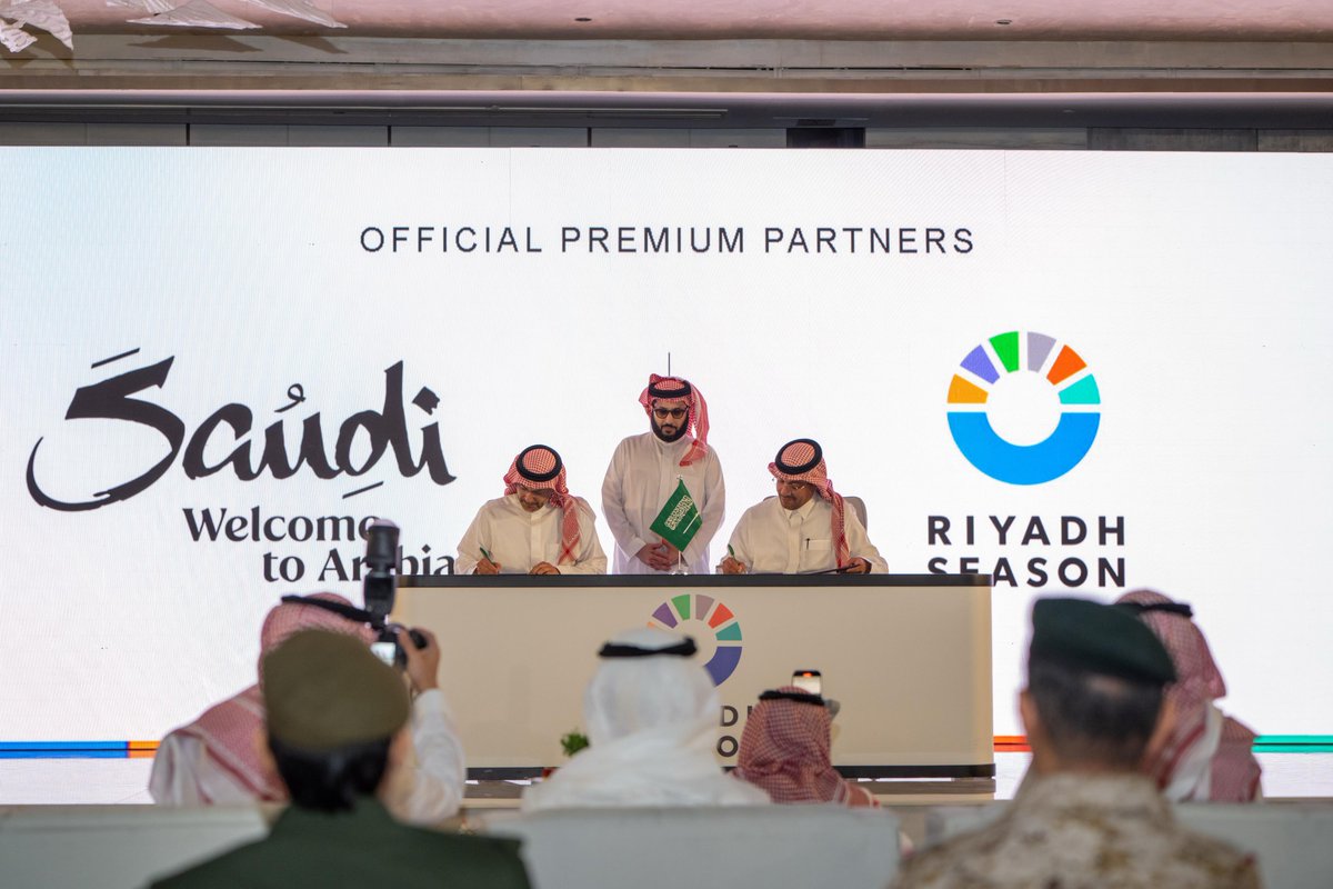 Turki_alalshikh's tweet image. تم توقيع اتفاقية مع &quot;روح السعودية&quot; كشريك رسمي مميز لـ #موسم_الرياض 2025 🇸🇦❤️

An agreement has been signed with Visit Saudi as an Official Premium Partner for #RiyadhSeason 2025 🇸🇦❤️