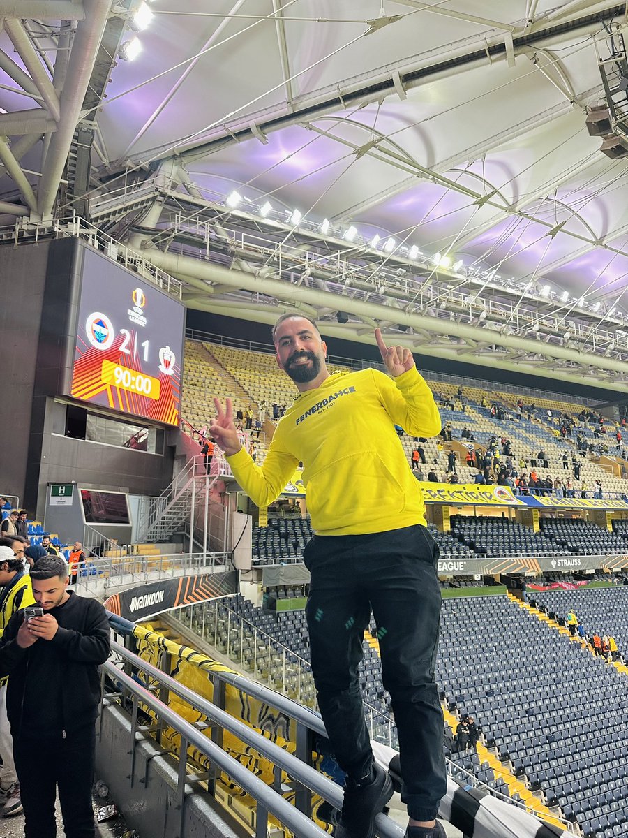 Akdeniz in incisi Nice hatırası 💛💙

#UEFAEuropaLeague