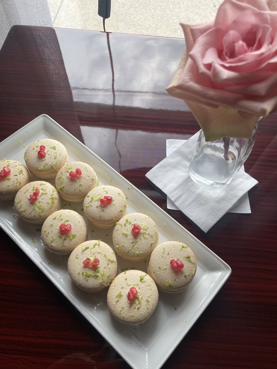 mulberrii's tweet photo. lime +pomegranate macarons https://t.co/fJT94tir8h