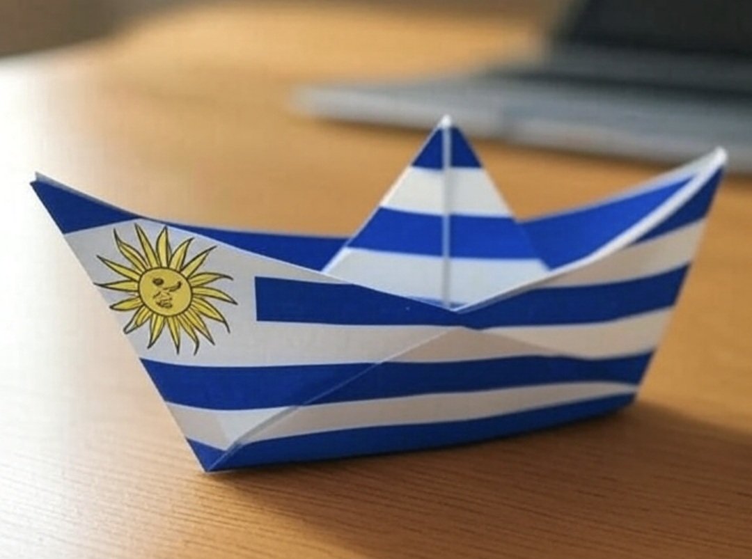 Este es mi barco, en el navego y no salto de cubierta aún en aguas turbulentas, en el remo con esfuerzo y con la vista a proa.💪🇺🇾🇺🇾