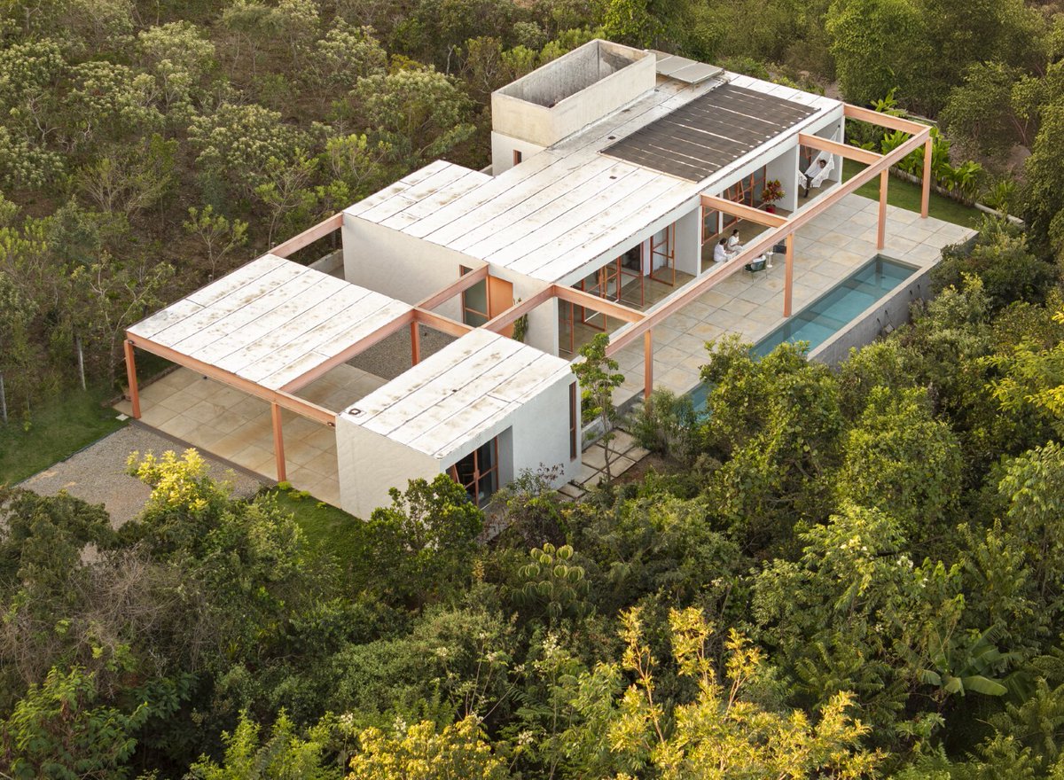 Architizer's tweet photo. A flexible modular layout allows phased construction while maintaining strong visual and spatial ties to the preserved creek and forest.

📍Brasília, Brazil
 
Project by: Esquadra Arquitetos
Details: https://t.co/CN2K56akz4 https://t.co/7iQFZ5oF0u