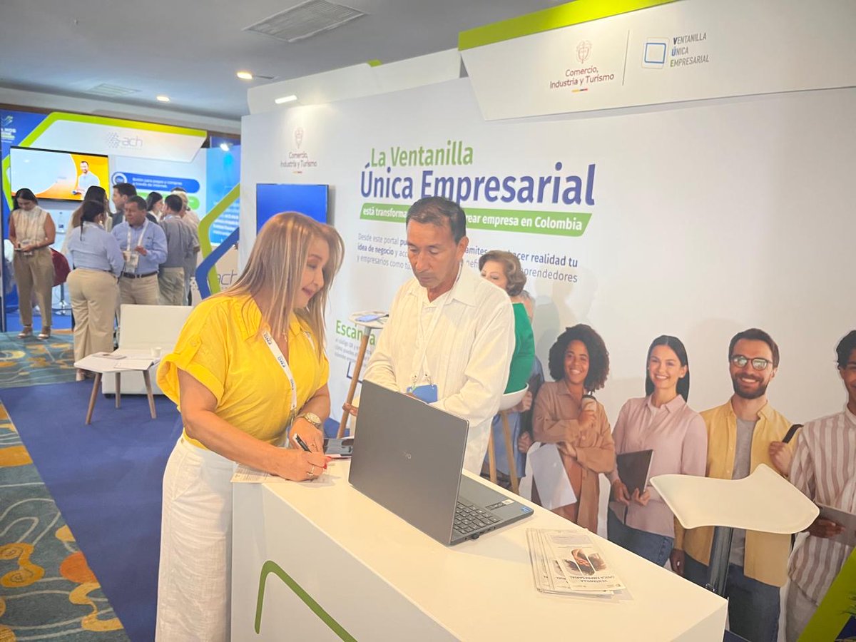 MincomercioCo's tweet image. Los empresarios y emprendedores pueden acercarse a nuestro punto de interacción para conocer beneficios, adelantar trámites y aportar con sus experiencias a la #VUE ¡Los esperamos!  👇
#ConDignidadCumplimos