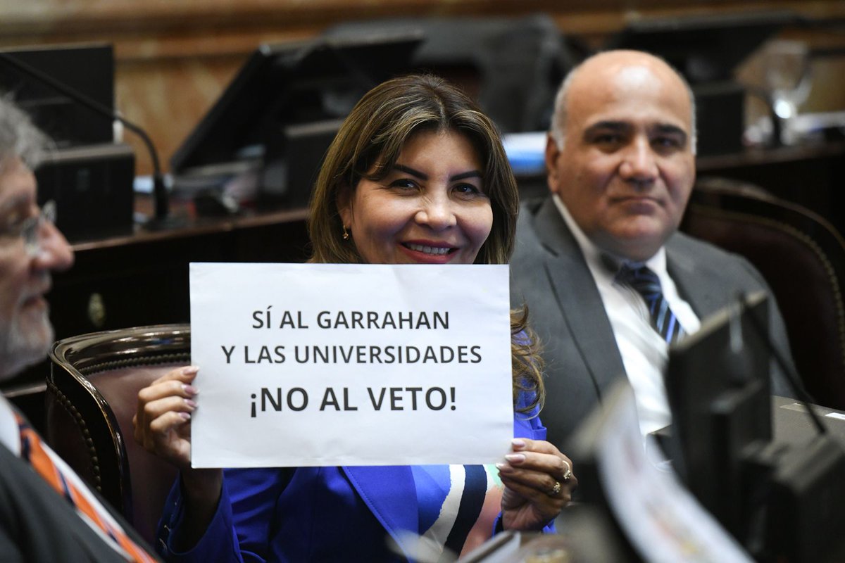 sandram_tuc's tweet image. RECHAZAMOS LOS VETOS DE MILEI AL GARRAHAN Y LAS UNIVERSIDADES ✌️

En sesión del @SenadoArgentina, y con amplias mayorías, insistimos con la sanción de la emergencia sanitaria y el financiamiento de la educación universitaria con la recomposición del salario docente.