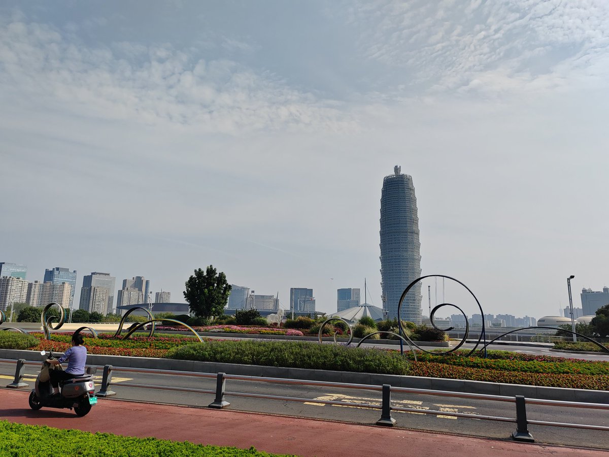 Alice166166's tweet image. 今天要去串亲戚😁😁