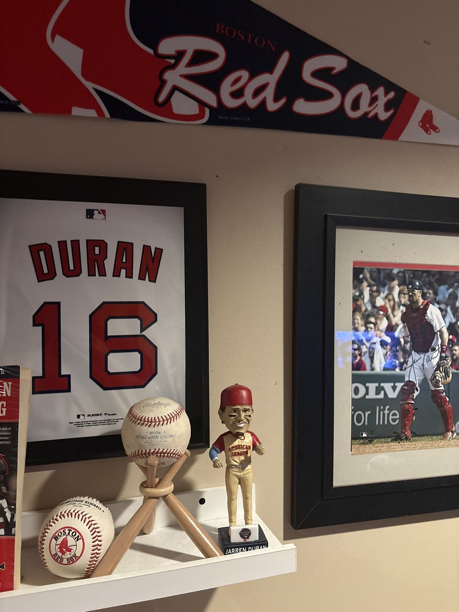 ratpope69's tweet photo. Kneeling to the Sox shrine for a win tonight https://t.co/EXDdGuyMWm