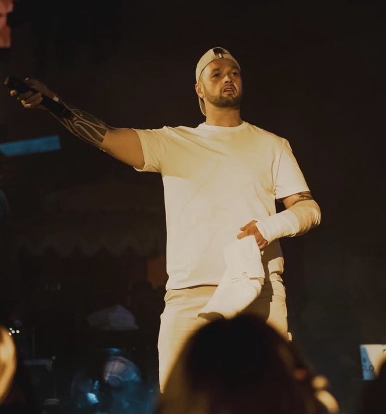 Sammy Johnson will be releasing his new music called “Backstroke” which features Dinah Jane and Fia. This will be Dinah Jane and Sammy’s first official collab together!