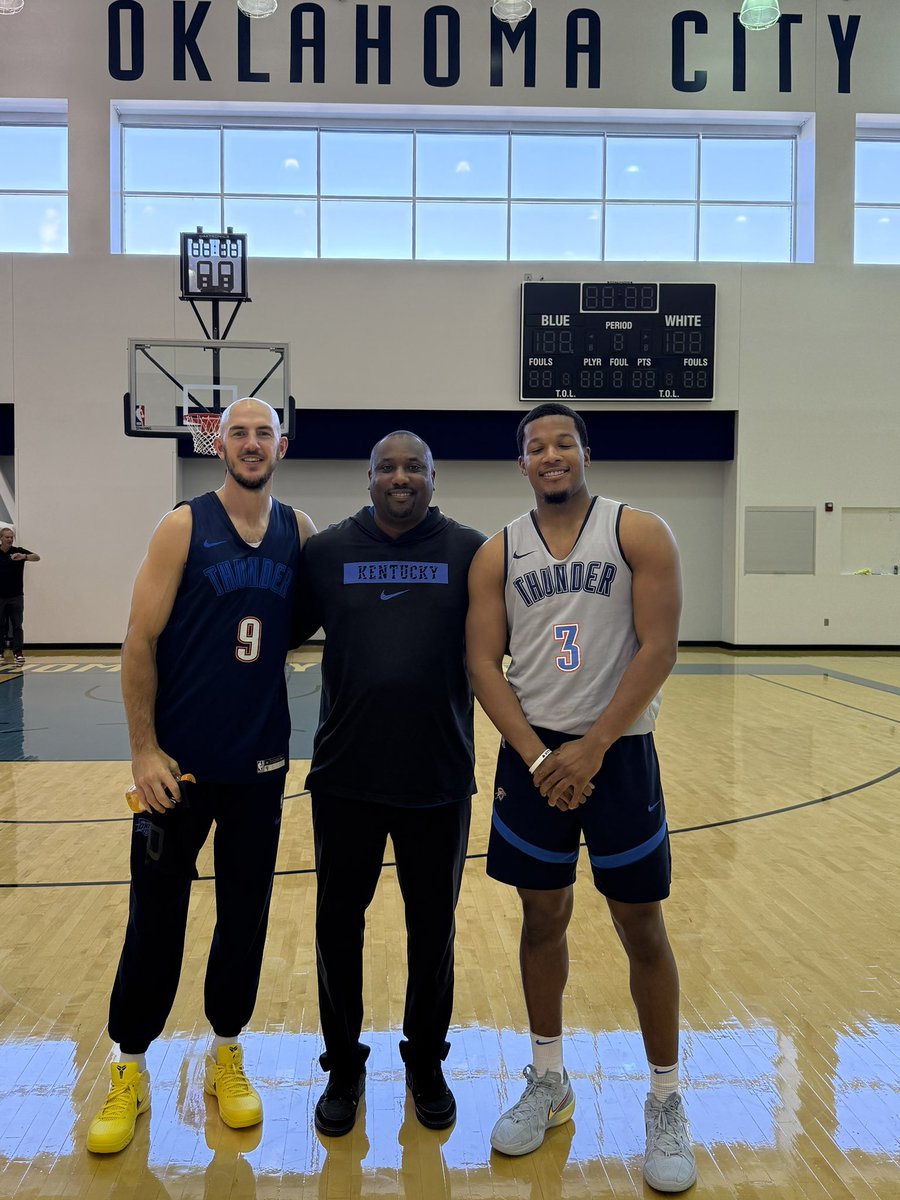 Coach_AB3's tweet image. Thank you to the World Champions @okcthunder for the ELITE hospitality! It was great to learn and see our @KentuckyMBB fam @shaiglalex @wallace_cason 🔵⚪️

It was great to see family through the fam @sunsetAMIR also @ACFresh21 @Youngbloo2Chris 🙏🏾