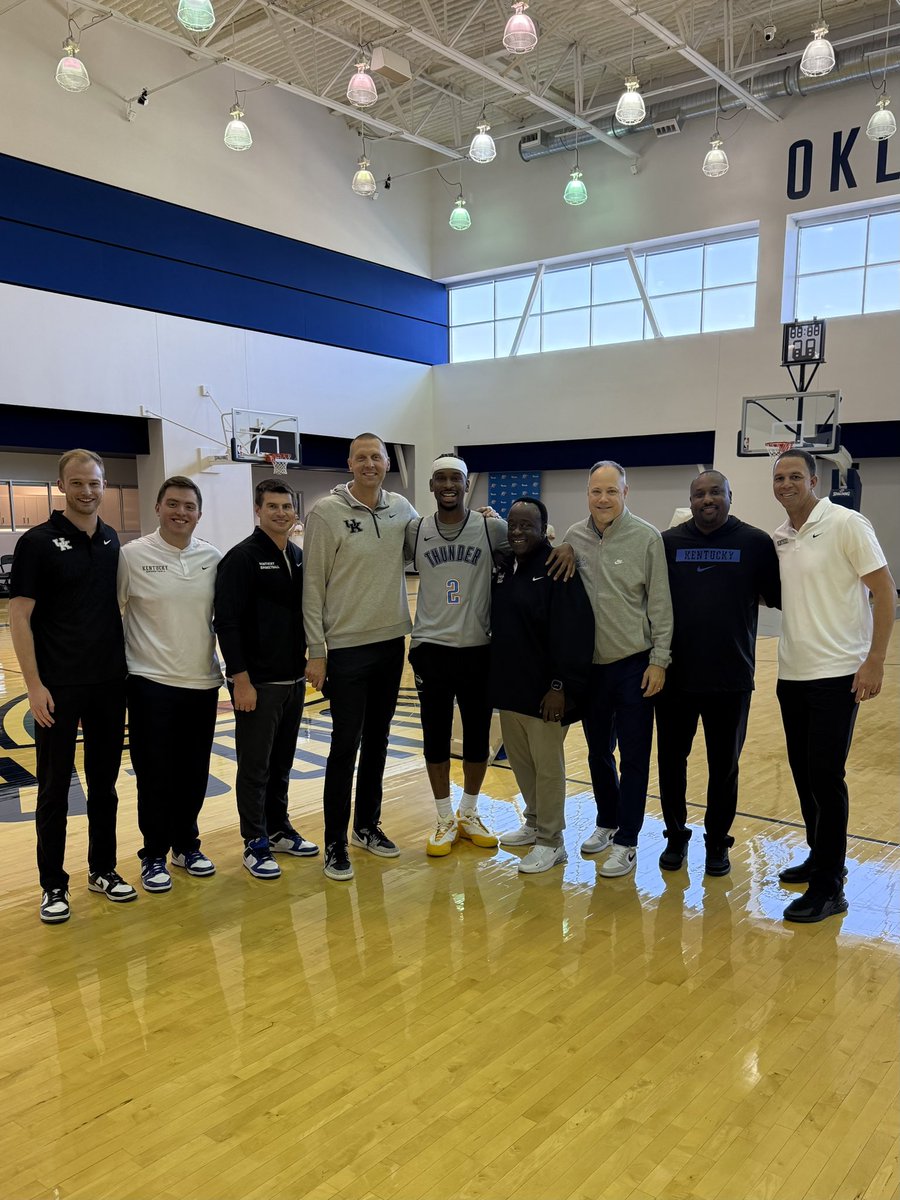 Coach_AB3's tweet image. Thank you to the World Champions @okcthunder for the ELITE hospitality! It was great to learn and see our @KentuckyMBB fam @shaiglalex @wallace_cason 🔵⚪️

It was great to see family through the fam @sunsetAMIR also @ACFresh21 @Youngbloo2Chris 🙏🏾