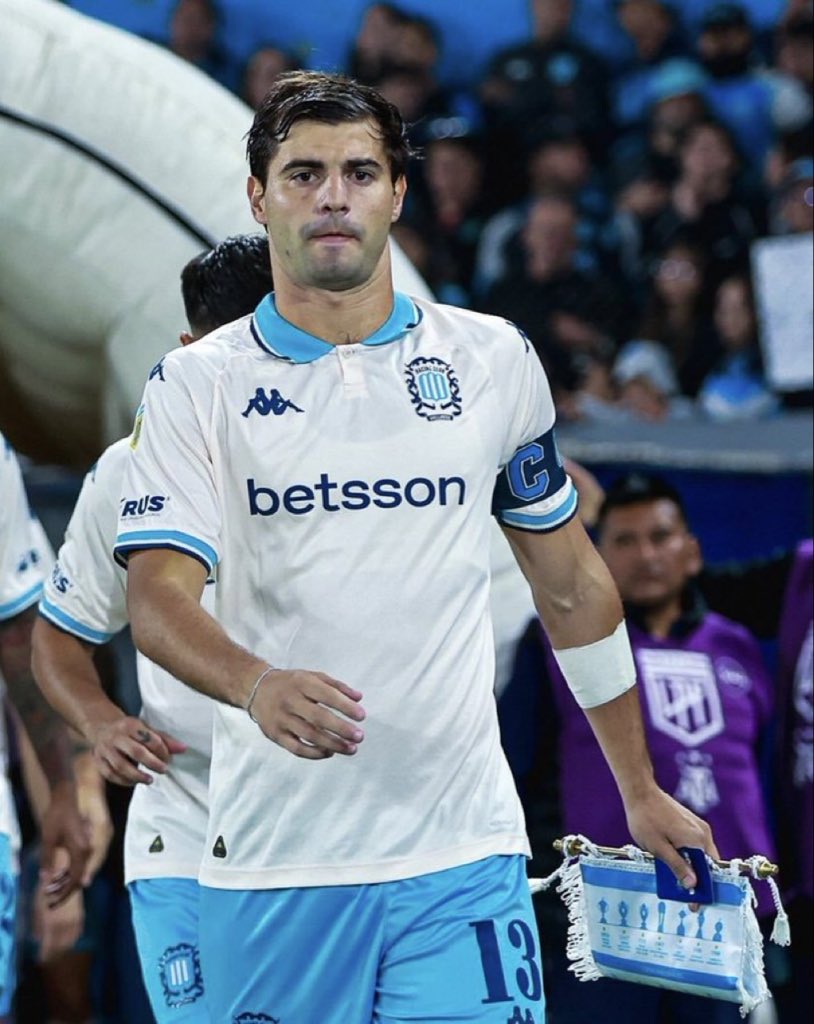 emartingol's tweet photo. el proximo refuerzo que tiene que traer River. para que sigan llorando los de Racing https://t.co/9u4B9b8ne3