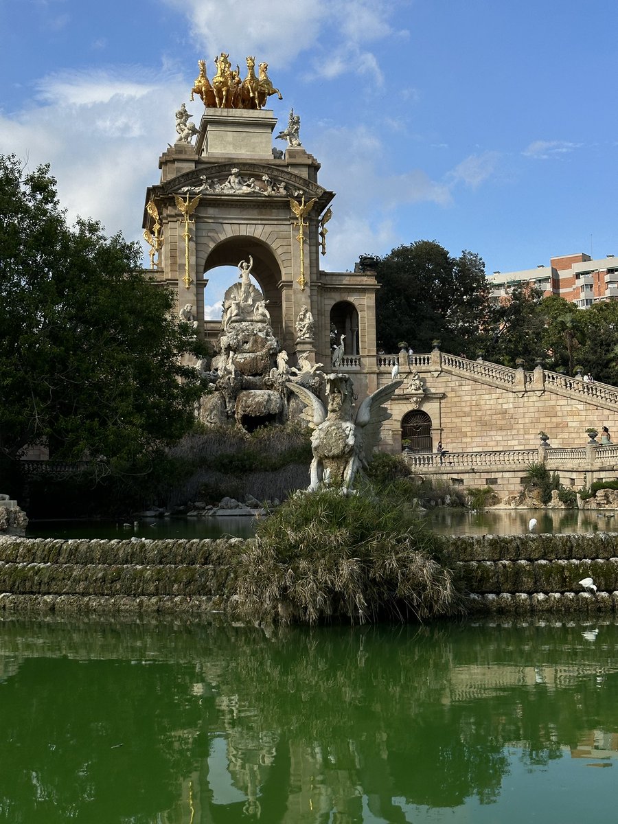 CallieRose23's tweet photo. This time, last year! #ultimateambassador #Spain https://t.co/QhTZBlUdNW
