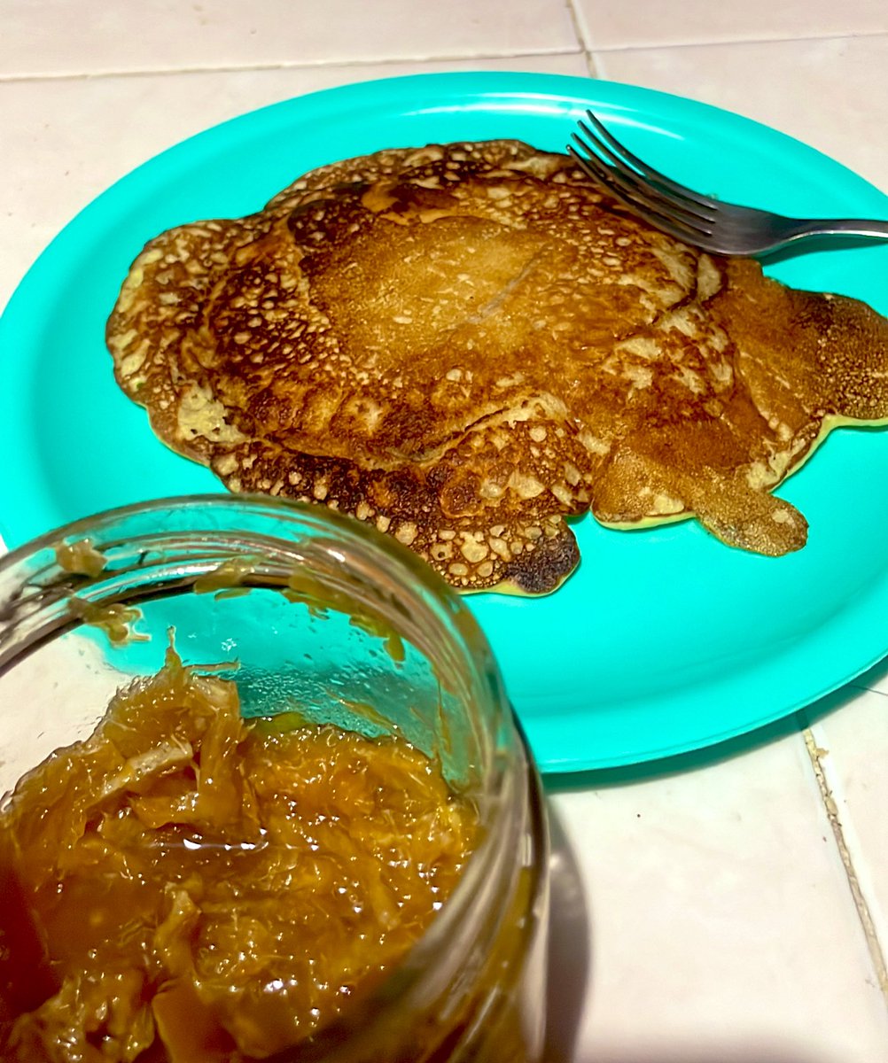 Hotcakes extra grandes y deformes con mermelada de naranja hecha por las manos de esta muñeca 💅🏻🧜🏻‍♀️💦 
.
.
.
.
.
.
.
.
.
#trans #gourmet #cocinera #transgenero #transgender