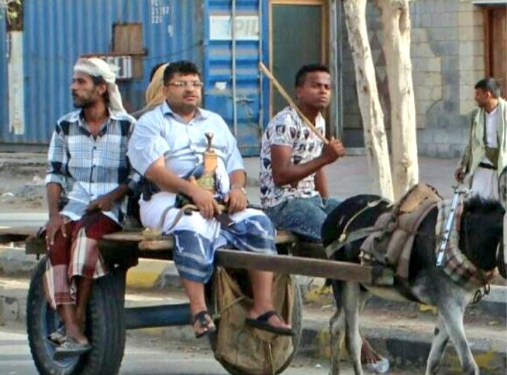 📍أعان الله الشعب اليمني 
••••••
الحوثي: سنفرض عقوبات على ترامب وحصار اقتصادي على أمريكا🤦‍♂️😅