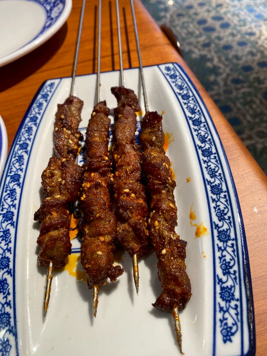 HKTinformation's tweet photo. おは北斗ん🌥️

昨日はハラール中華🍴で打合せ
ラムのクミン炒め、シシカバブ、もつスープに巨大シュウマイ…スパイス香る料理に舌鼓を打ちながら進む会話

異国情緒あふれる空間で、充実した時間となりました

今日も一歩ずつ、前へ👣🚶‍♂️
素敵な一日になりますように✨

#企業公式が朝の挨拶を言い合う https://t.co/LICX3QFShK