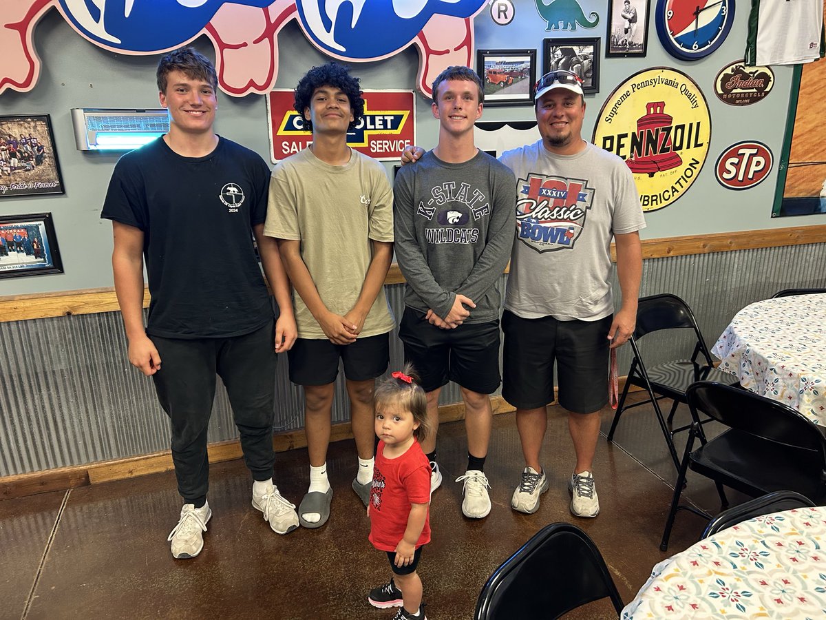 Madden Oil Rowdy Crowd Show at Billy’s with Landry Fitzgerald, Alvin Amador, Wyatt Mannel, coach Trevor Powers, and Hannah Powers.