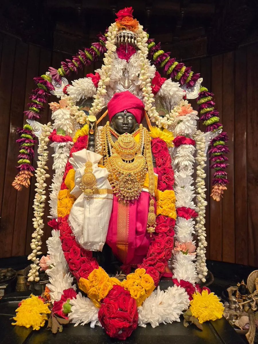 #HareRamaHareKrishna Blessings of Sri Krishna to you all. <a href="/PuthigeSri/">SriPuthigeMatha</a>