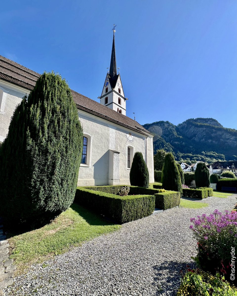 HrSchnyder's tweet image. Reformierte Kirche Malans #malans #landquart #graubünden #wandern
#hiking