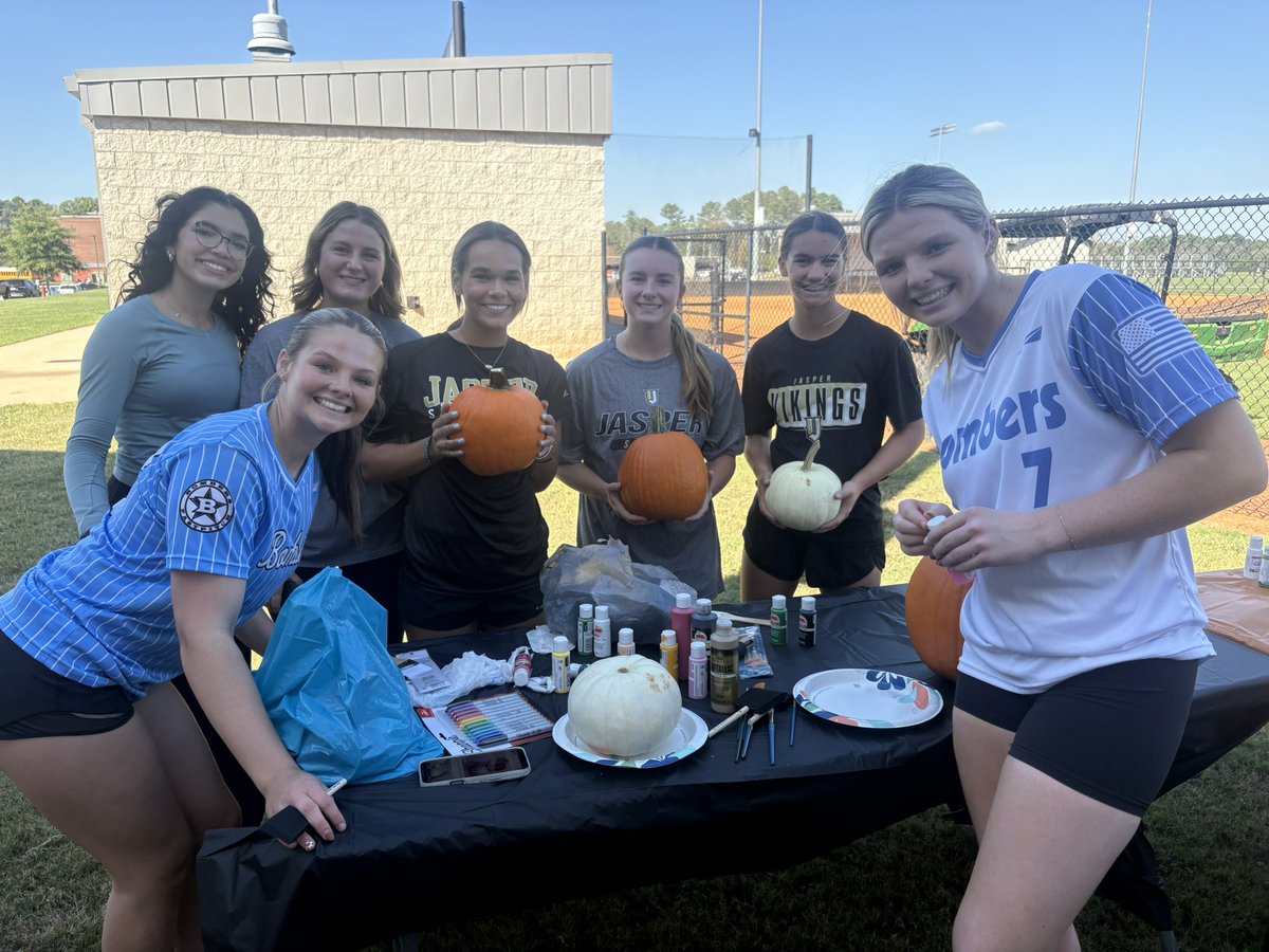Painting pumpkins and team bonding to kick off fall🎃