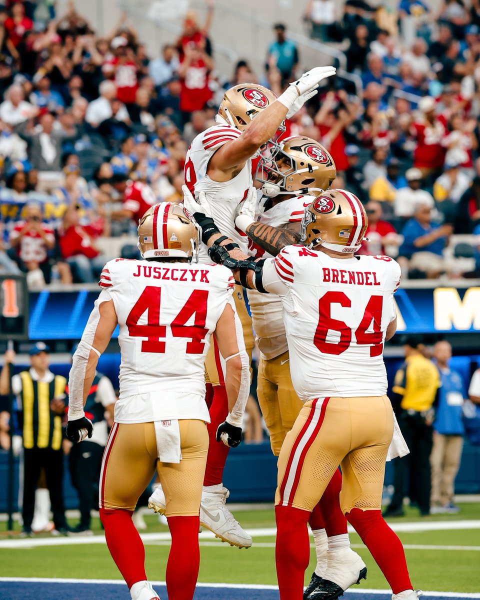 49ers's tweet photo. THIS ENERGY 📈 https://t.co/1NlDQSXHez