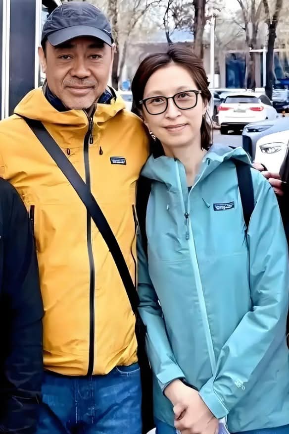 1998年，有记者问郭蔼明为何喜欢刘青云，当时刘青云既不出众外貌，也缺乏财富和知名度。郭蔼明的回答让人印象深刻。