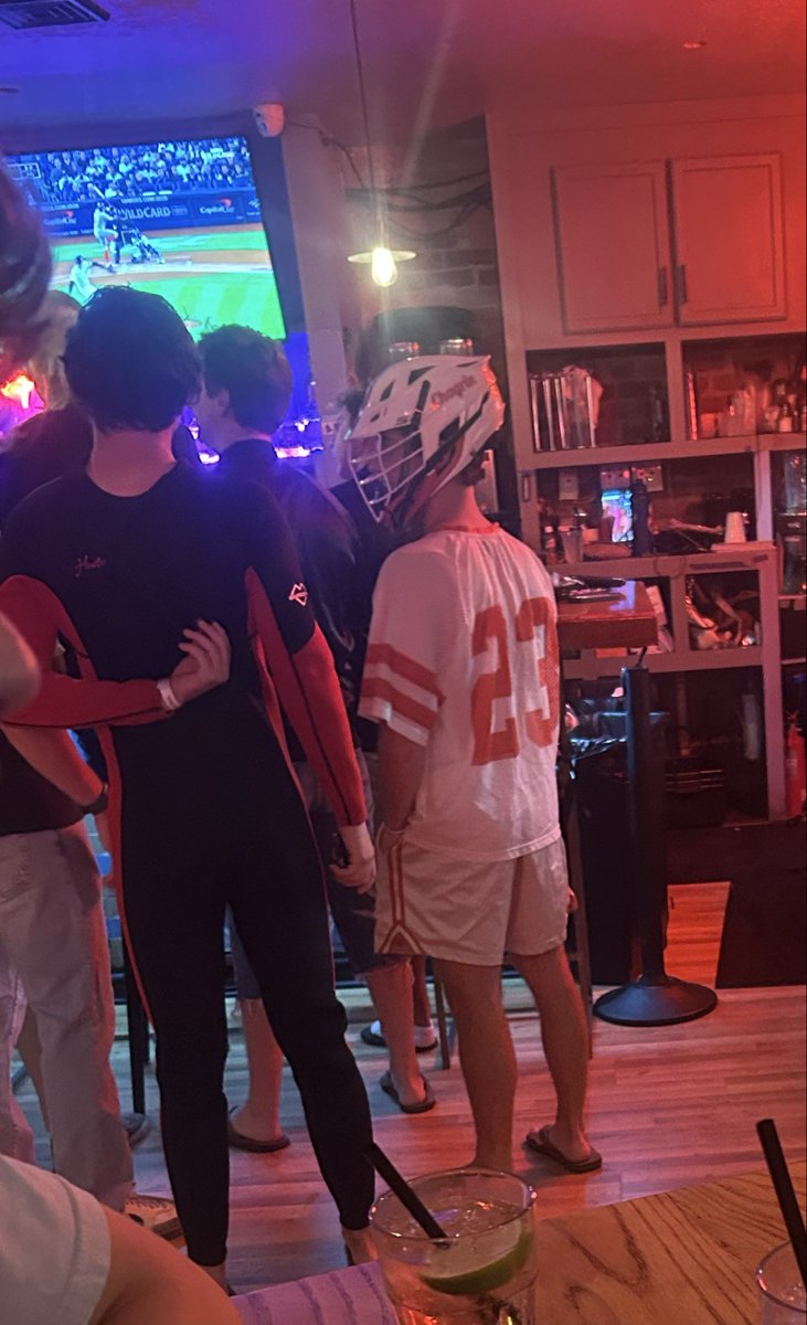 brownsuptopia's tweet image. #expand