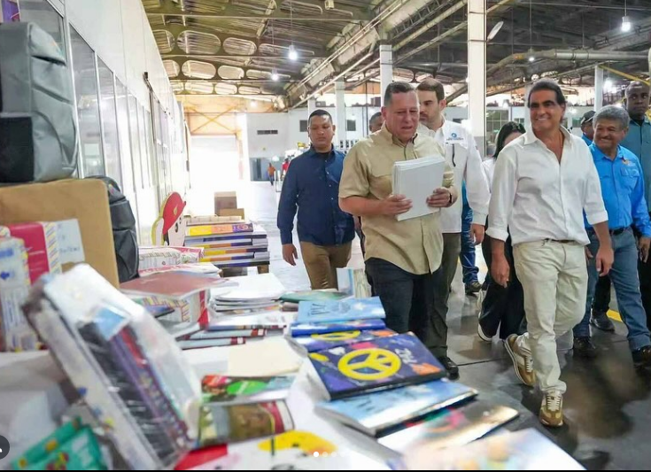 Invepal reinicia operaciones en su planta en la ciudad de Maracay, estado Aragua, como parte del impulso al aparato productivo venezolano. La empresa estatal retoma la fabricación de cuadernos y libretas 100% nacionales, desde la producción del papel hasta el proceso final de