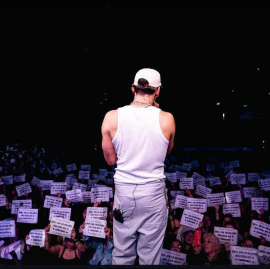 Con tal de no lastimarte, me voy antes que fallarte.... QUE SI OUT NOW