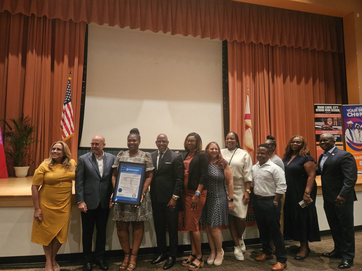 JFK Middle tweet media