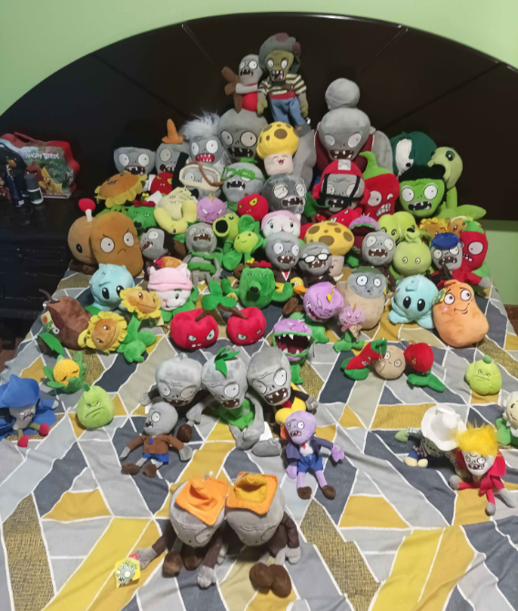 LinxinB's tweet photo. My beloved #PvZCollection https://t.co/s4d0dTSPYF