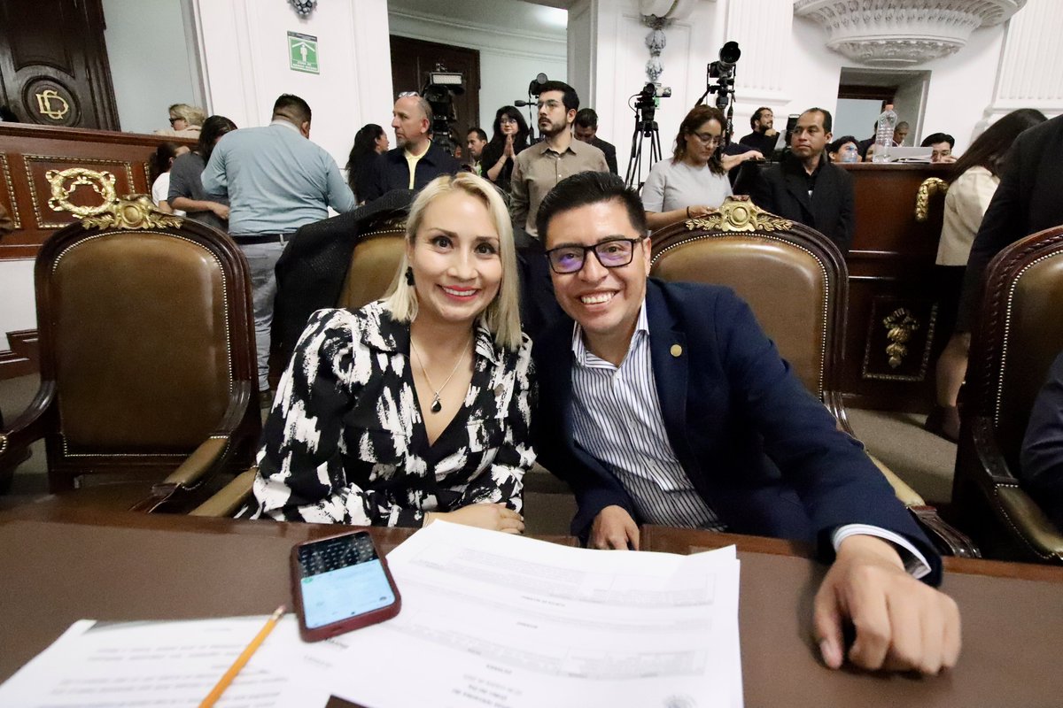 ¡Ni perdón, Ni olvido! El 2 de octubre de 1968 es una fecha marcada por la sangre estudiantil derramada por exigir democracia, justicia y libertades. Hoy, en el @congresocdmx, lo recordamos en Sesión Solemne con respeto y compromiso. No se trata solo de mirar atrás, sino de