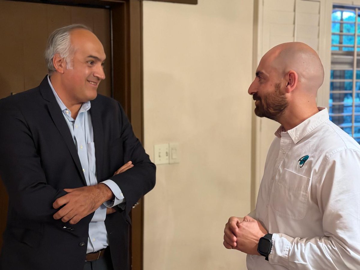 🎉 ¡Felicidades a la <a href="/PortNogales/">Greater Nogales Santa Cruz County Port Authority</a> por cumplir 20 años de servicio a nuestra comunidad fronteriza!

Hoy, Alejandro Olivo Villa, director general adjunto del #NADBank, se unió a la celebración y a los paneles de conversación para destacar el trabajo del Banco en ambos Nogales y en