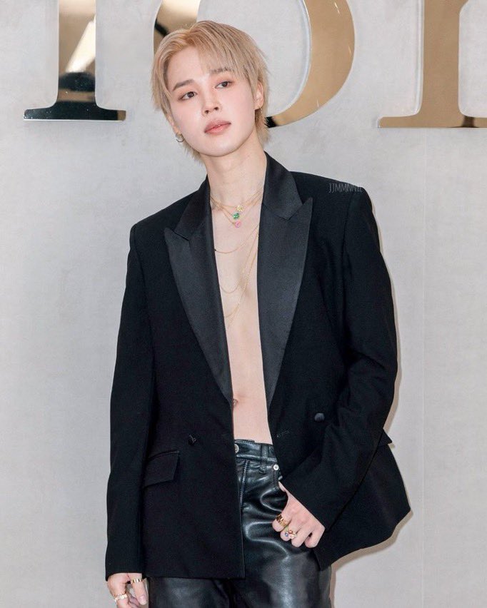 as0m_jm's tweet photo. 𝐖𝐄 𝐋𝐎𝐕𝐄 𝐘𝐎𝐔 𝐉𝐈𝐌𝐈𝐍 ✨️
𝐖𝐈𝐓𝐇 𝐉𝐈𝐌𝐈𝐍 𝐓𝐈𝐋𝐋 𝐓𝐇𝐄 𝐄𝐍𝐃
 #JiminxDior 

DIOR GLOBAL AMBASSADOR JIMIN
#DiorSS26 #PFW @Dior https://t.co/Xr4AANVGOO