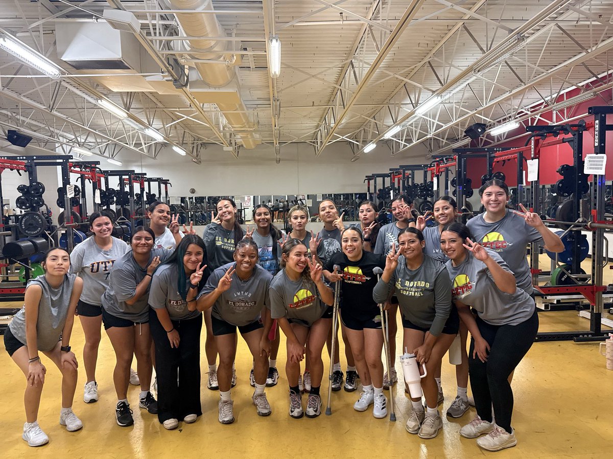 We got better this week! 💪🏽 proud of these girls for showing up and putting in the work during their break. Love this group! ❤️🖤💛🥎 <a href="/Coach1Martinez/">Frank Martinez</a> <a href="/EDAztecs_HS/">Patricia Pedroza</a> <a href="/AReyes_HMS/">Adriana Reyes</a>