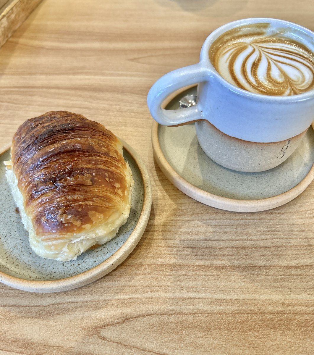 “En CABA abre un café cada media hora. No tengo pruebas, pero tampoco dudas. Y claro, había que entrar.”