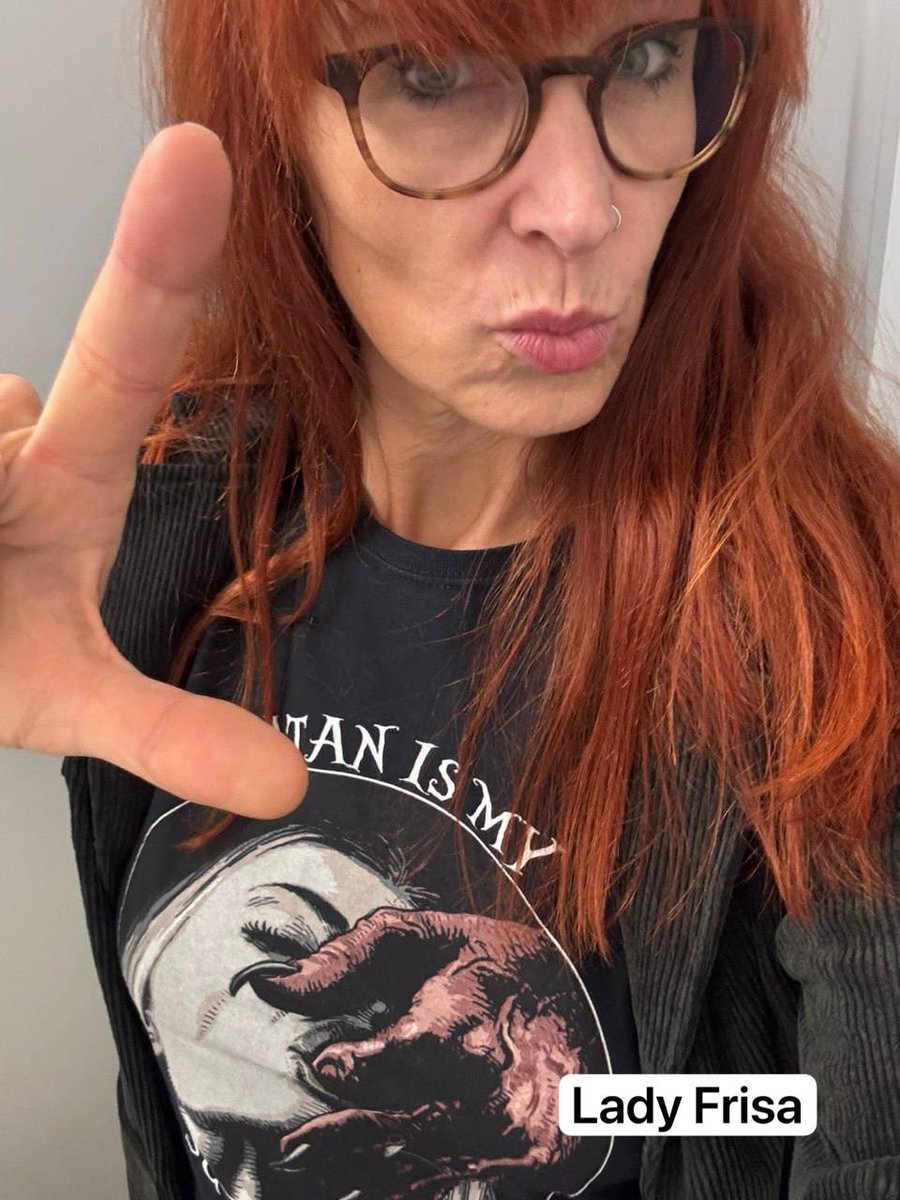 Die Queen ist aus und tanzen! Du, kleine Made zeigst, wo dein Platz ist und sendest für meine Getränke

Revolut TIPFUNDER 

#findom #geldherrin #tipfunder #finsub #geldsklave #zahlköter