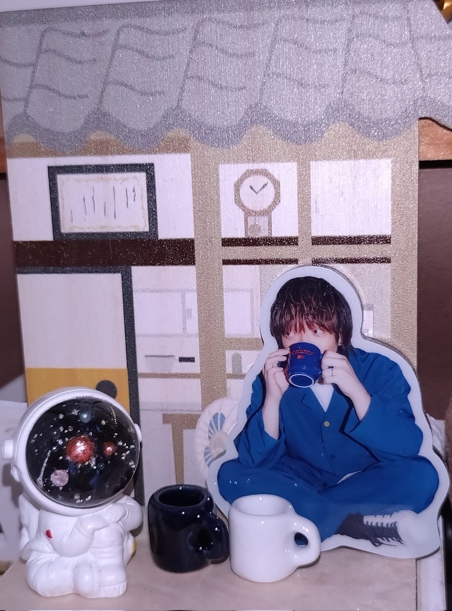 iDMXTAxnQrkzY8Q's tweet image. 宇宙人にすら、お茶をすすめるﾐｳﾗさん
#spacewalk
