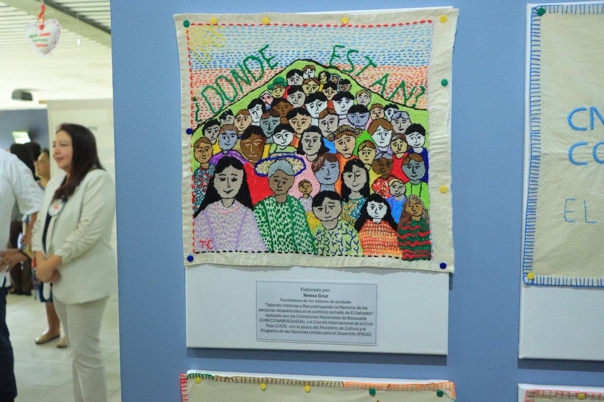 "Tejer Memoria: el legado de quienes nunca dejaron de buscar", invita a no olvidar que detrás de cada búsqueda hay familias con derecho a saber y encontrar, de ahí, el compromiso de #ProcuradoraDDHH <a href="/RaqueldeGuevara/">Raquel de Guevara</a> de seguir trabajando para lograr que esto sea una realidad.