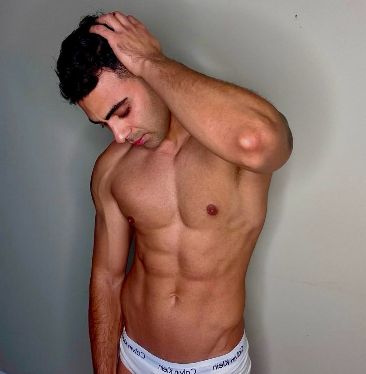 matthew6xx's tweet photo. Touch with your eyes only 👀💦 #NSFW #ThirstTrap #SexyA https://t.co/HttLGwYlNX