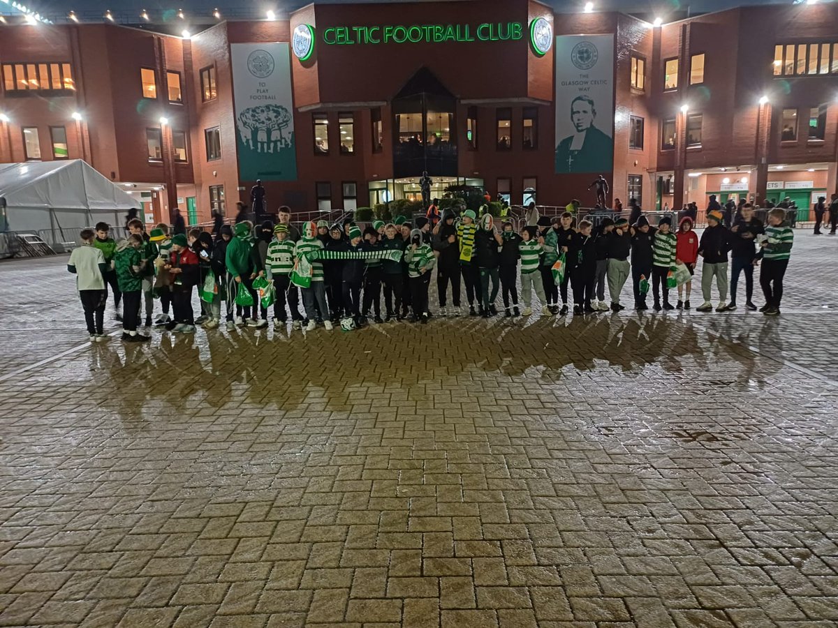 stmacartans's tweet image. Our first year #bhoys made the journey to @CelticFC tonight with @PaulJohnsonCSC  and Mr. Hughes, Mr. West, Mr. Mc Avera and Mr. Groarke.

Not the result they wanted but memories made for life 

#learningforlife
#togetherwethrive 
#ourbhoysourcommunity