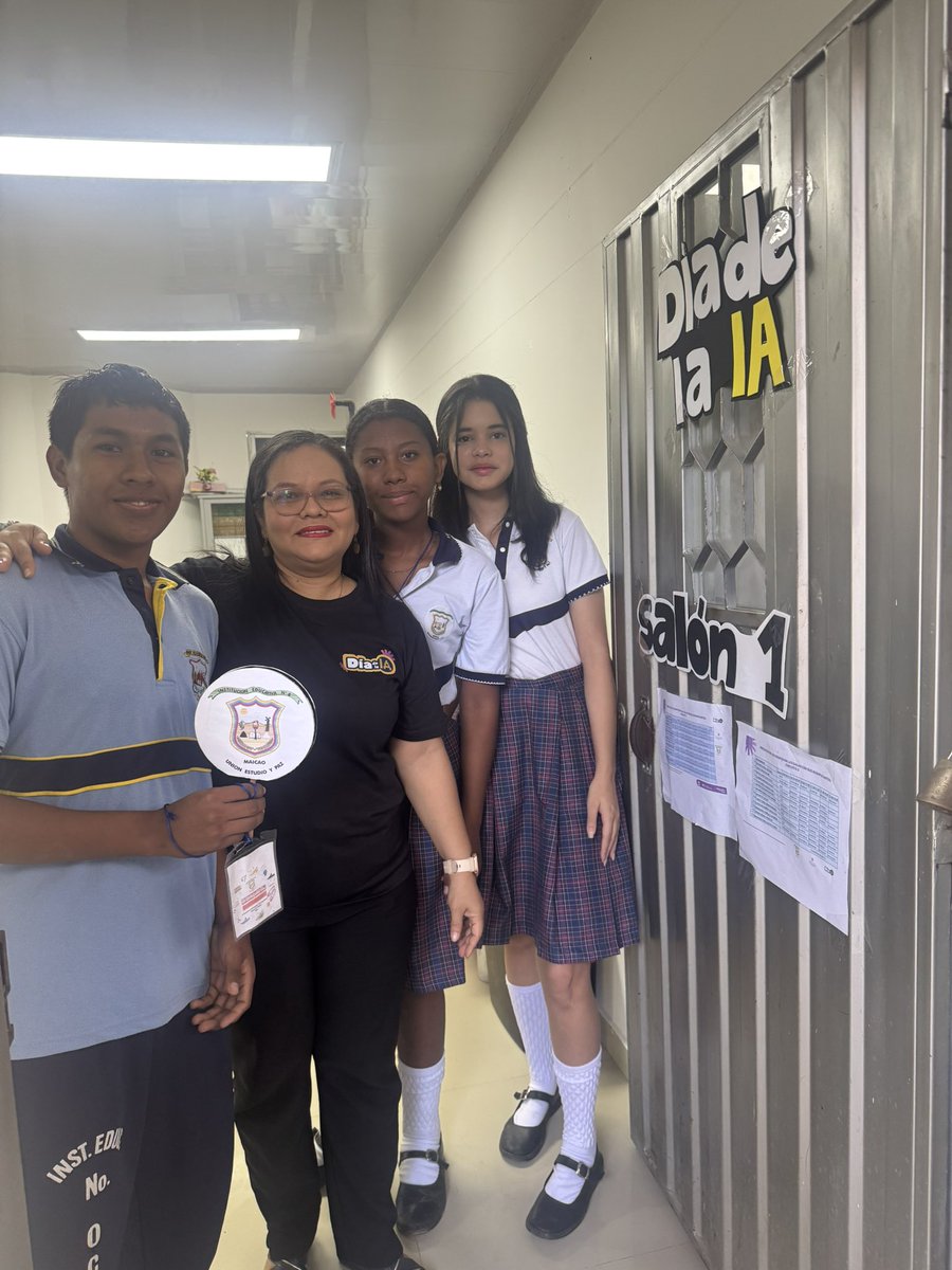 jaroldiazc's tweet photo. La Institución Educativa Número Ocho en #Maicao se convirtió en un escenario de reflexión y socialización de proyectos sobre IA #DíaDeLaIA @jhonjnr @CompuParaEducar @Ministerio_TIC @DayofAI_USA @alcaldiamaicao https://t.co/Y9zxmGbgAU
