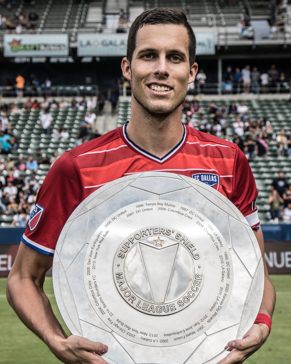 MLS's tweet photo. 349 appearances (club record)
2016 MLS Defender of the Year
2016 Supporters' Shield winner
2016 U.S. Open Cup Champion
3x MLS All-Star
2x MLS Best XI

What a career for @FCDallas legend, Matt Hedges. 👏 https://t.co/q9tMeKR72L