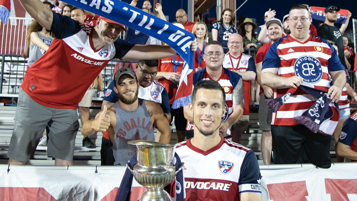 MLS's tweet photo. 349 appearances (club record)
2016 MLS Defender of the Year
2016 Supporters' Shield winner
2016 U.S. Open Cup Champion
3x MLS All-Star
2x MLS Best XI

What a career for @FCDallas legend, Matt Hedges. 👏 https://t.co/q9tMeKR72L
