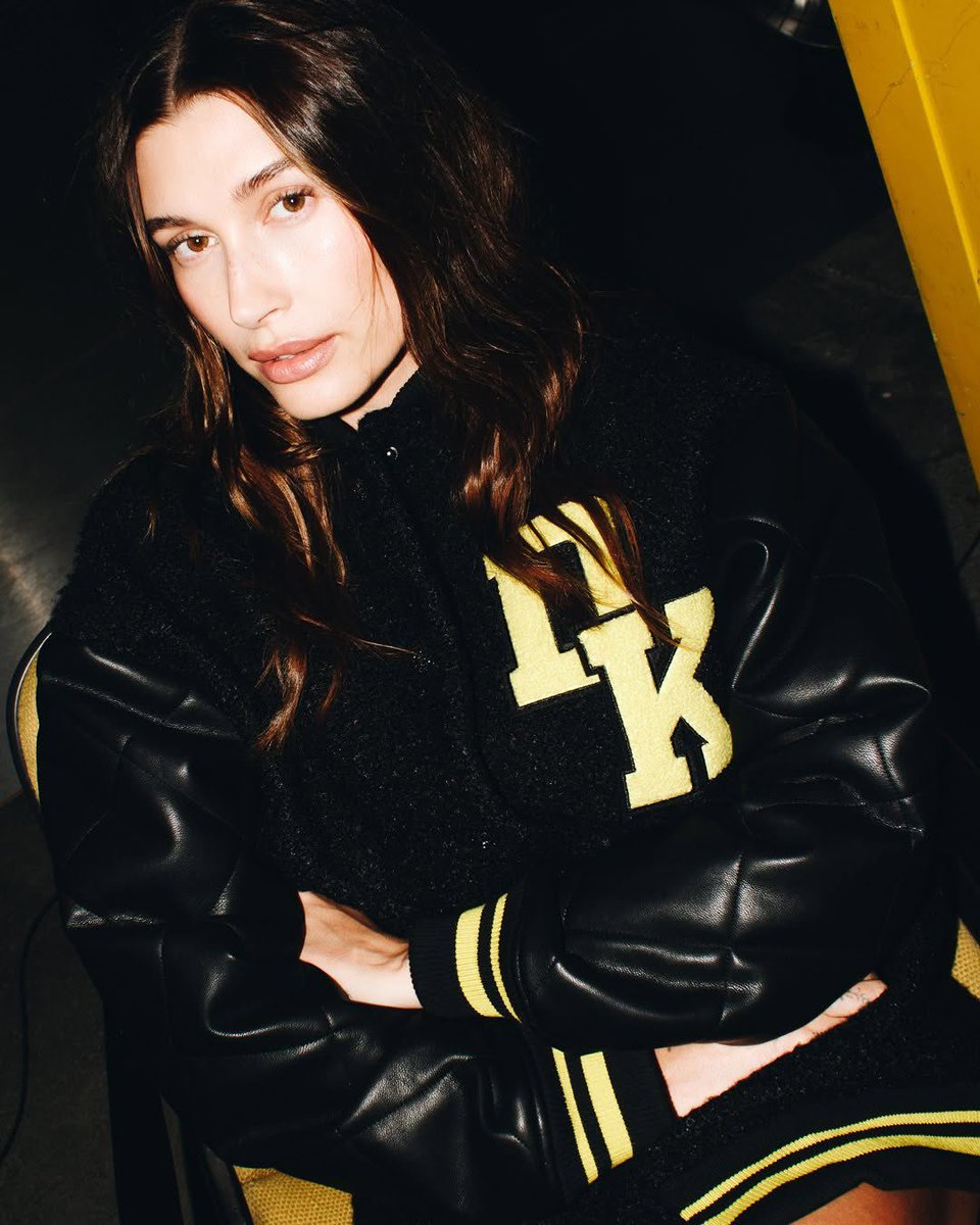 haileysoutfits's tweet image. Hailey for DKNY.