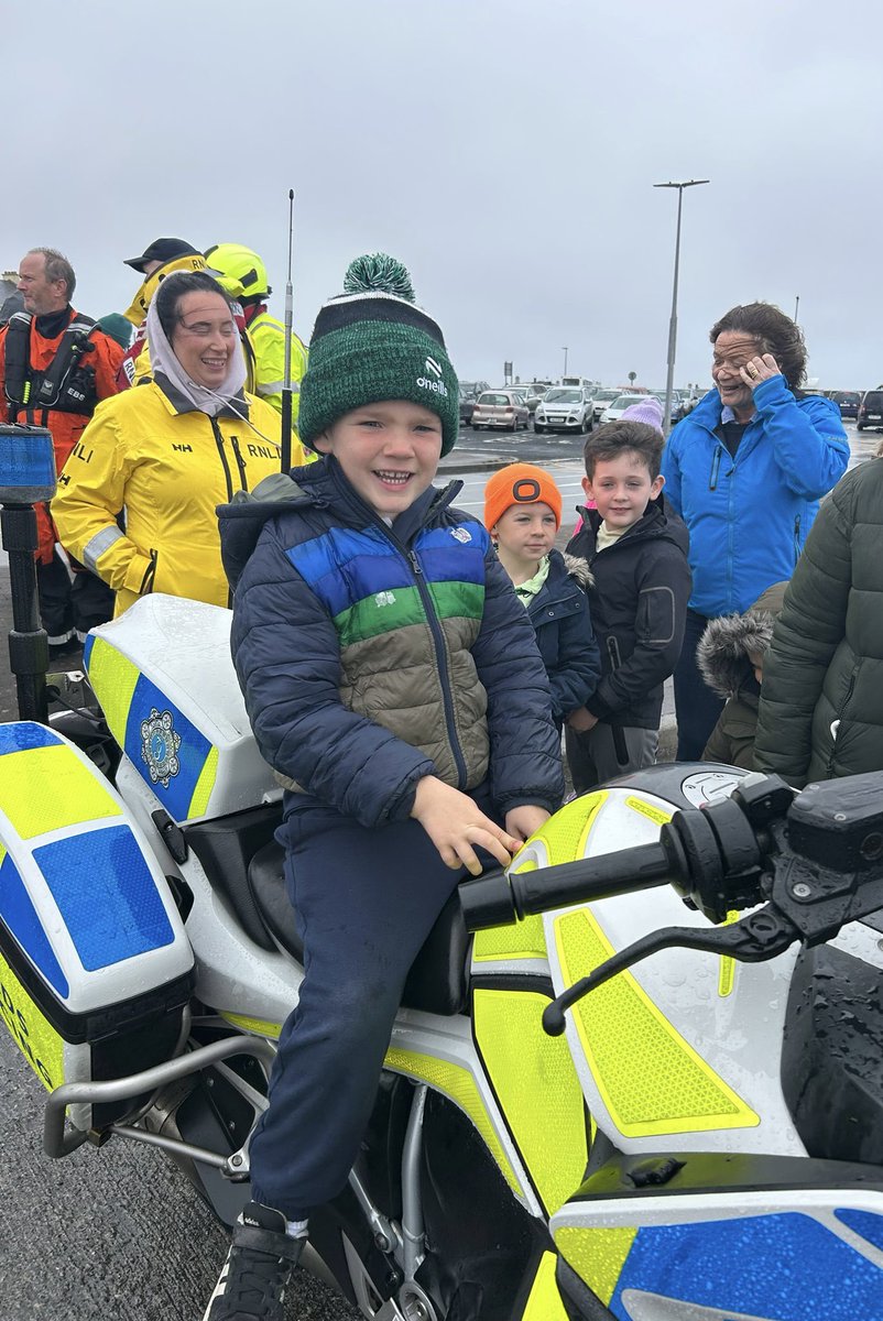 mfbeatty's tweet photo. Amazing display of #emergencyservices on Inis Mór yesterday. @GardaTraffic @gardainfo @IrishCoastGuard #communityservices #AranIslands @GalwayCoCo Fire brigade @RNLI @HSELive Thank you to all involved for a great day despite the ☔️ Such a valuable experience for the children ❤️ https://t.co/k0cBkZ3xS4