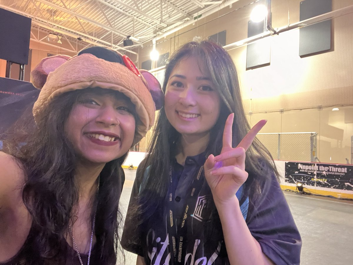 Music_Expresses's tweet photo. I saw so many online friends!! 💙 https://t.co/94vMFCj9H4
