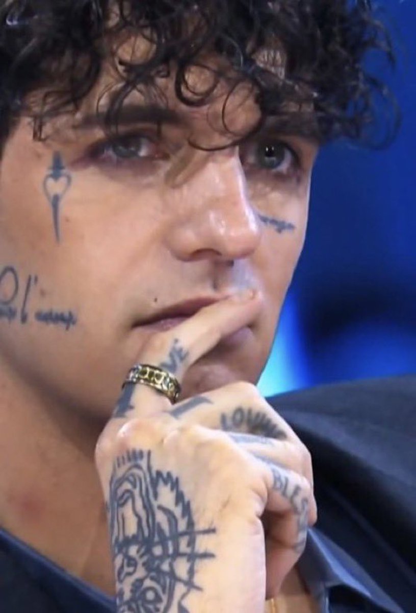 Stasera Achille e’ un figo pazzesco. 
Si anche le altre sere. 
Ma stasera di più. 

#XF2025