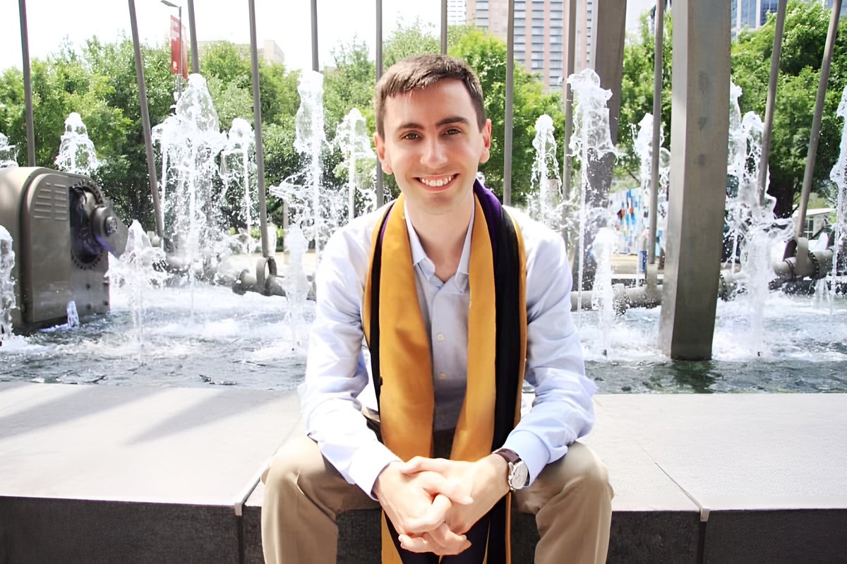 Through mentorship, teaching, and leadership in the energy law community, Sean Berwald '18 is helping students turn ambition into achievement.

Learn more and join us in honoring him with the Young Alumni Award at the 2025 Annual Alumni Awards Luncheon: bit.ly/4pTvMPs