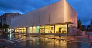 raulsanchezvi's tweet photo. La meva nova casa as partir de dimarts 7 d'octubre, la biblioteca Armand Cardona Torrandell al carrer Menéndez Pelayo 15. Si necessites un llibre, un còmic, un DVD, un diari o una revista t'atendrà el millor auxiliar de biblioteca 🤓 https://t.co/hvGYejhPjK